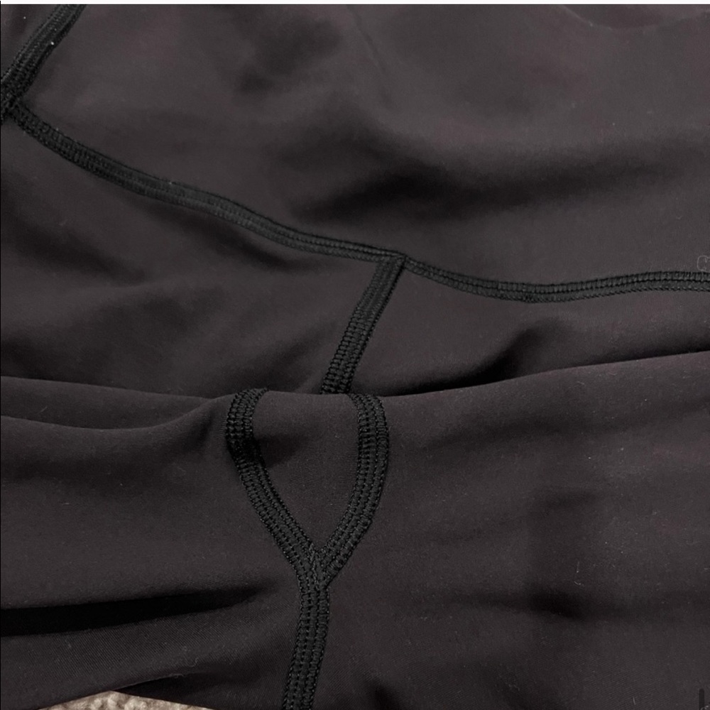 Lululemon Black Training Leggings 25” - Picture 6 of 6
